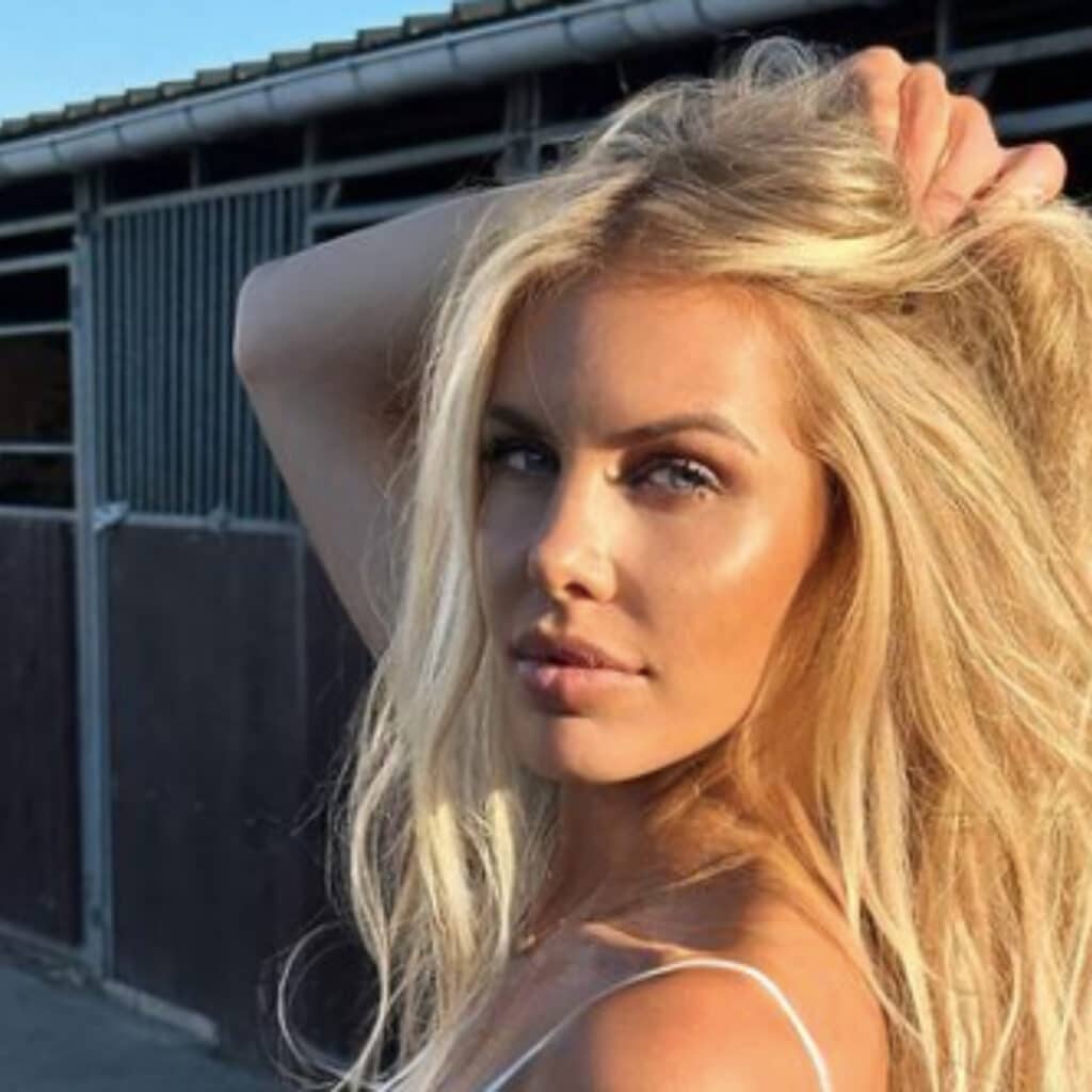 Adixia : elle officialise sa relation avec son nouveau petit copain