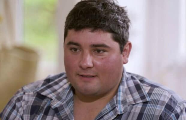 L'amour est dans le pré : Valentin dérape face à Karine Le Marchand, l'animatrice intervient