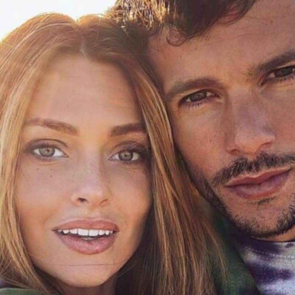 Caroline Receveur et Hugo Philip : elle montre des captures d'écran de leur tout premier échange