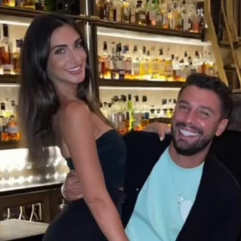 À l'approche de son mariage avec Chloé, Kevin Guedj se livre, partageant ses sentiments au sujet de ce nouveau chapitre amoureux et de son projet de mariage.