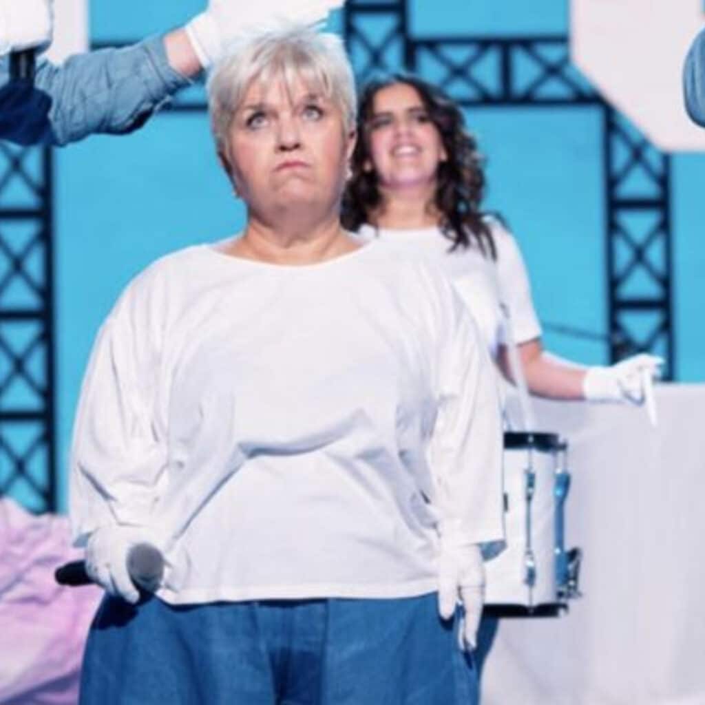 Mimie Mathy : absente au concert des Enfoirés, "bizarre" selon Patrick Bruel