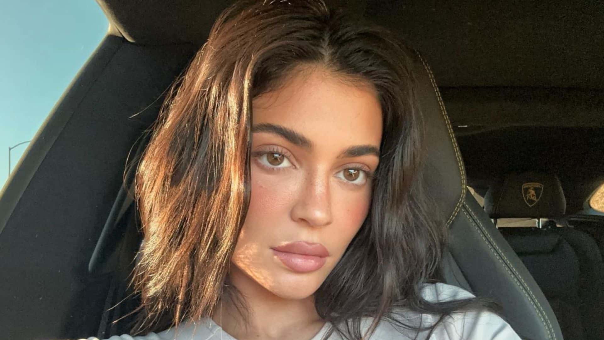 Kylie Jenner : invitée à la Fashion Week de Paris, les internautes ne la reconnaissent pas