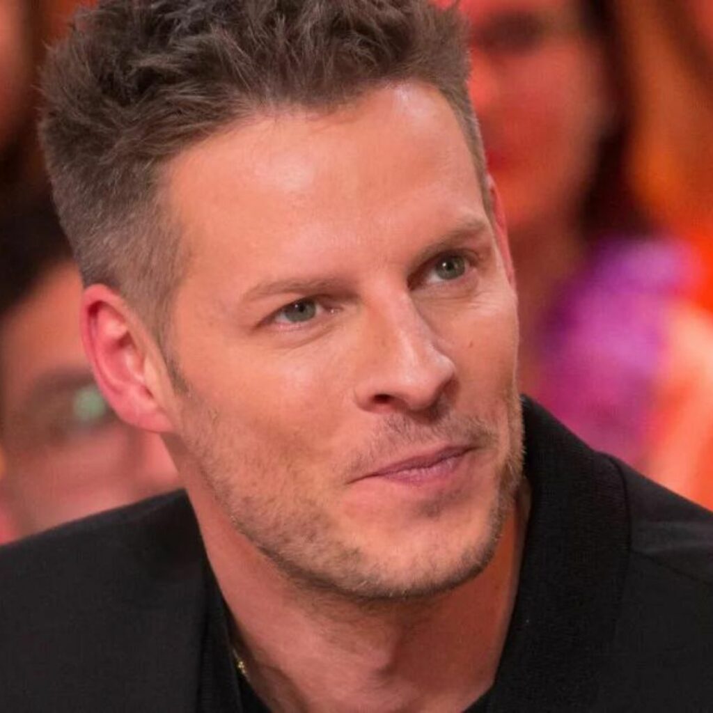 "J'essaie de sourire" : le message de Matthieu Delormeau pour la nouvelle année interpelle les internautes