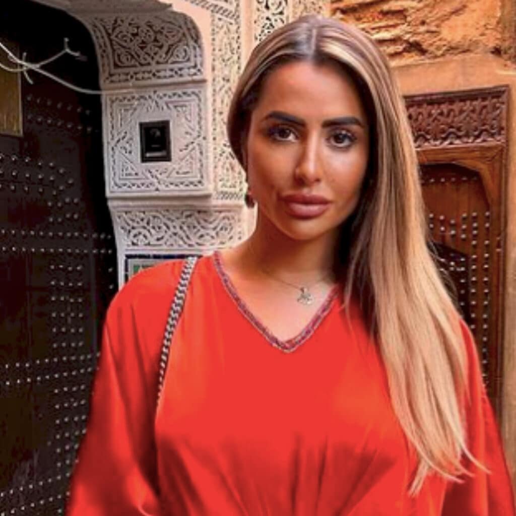 Marine El Himer : une photo d'elle portant l'abaya consterne les internautes