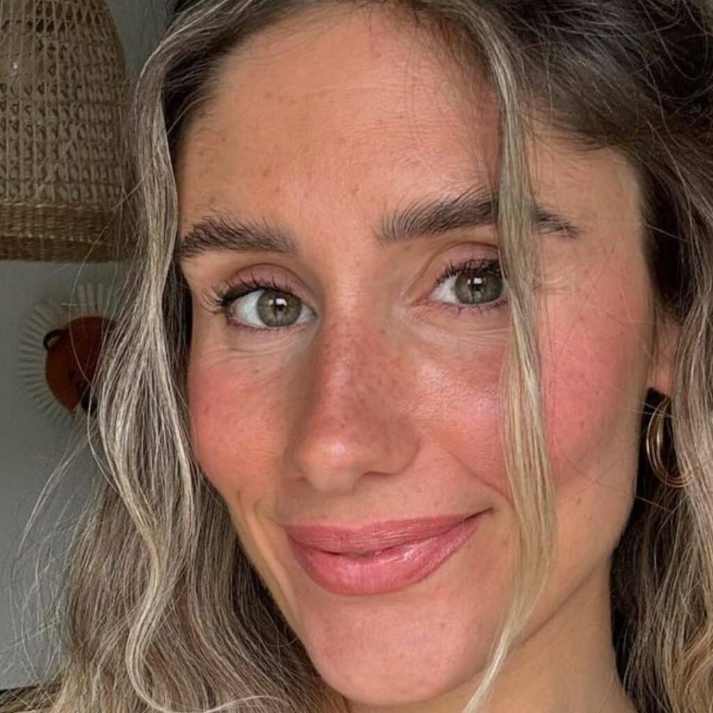 Jesta Hillmann : la femme de Benoît Assadi sort le tapis rouge pour son 32ème anniversaire