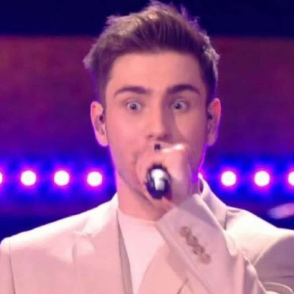 "Oh m..." : Julien (Star Academy) perturbé après une fausse note en pleine finale