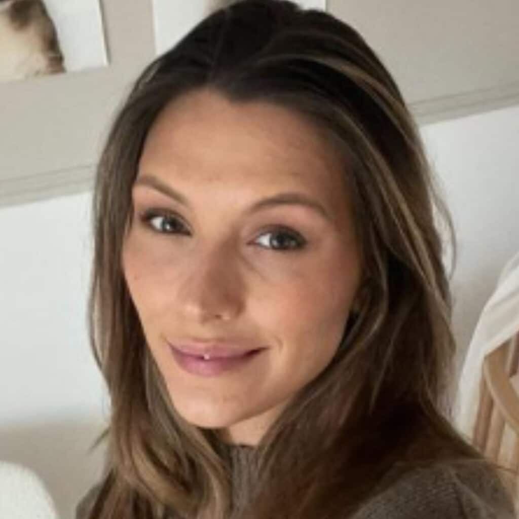 "Le rideau autour du cou de bébé a été fatal" : Camille Cerf inquiète après un moment complice avec son fils