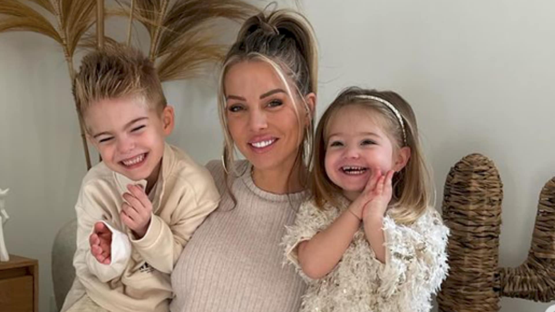 Jessica Thivenin : accusée de trop souvent sortir sans ses enfants, elle s'exprime