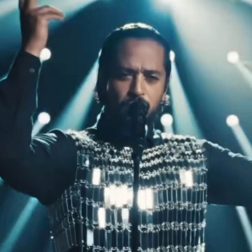 Slimane : il chante une nouvelle version de "Mon amour" pour l'Eurovision 2024, la toile conquise