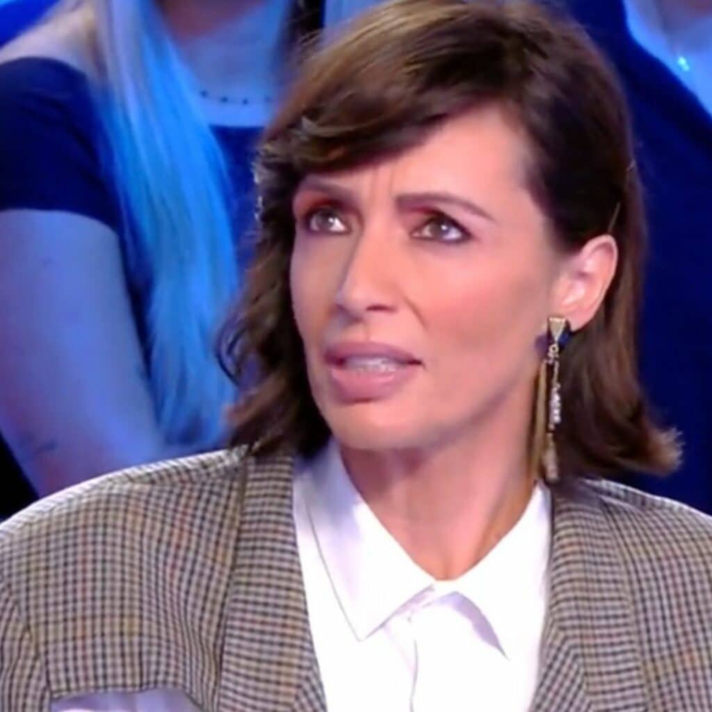 Géraldine Maillet : on lui pose une question coquine, moment de gêne et rires sur TPMP