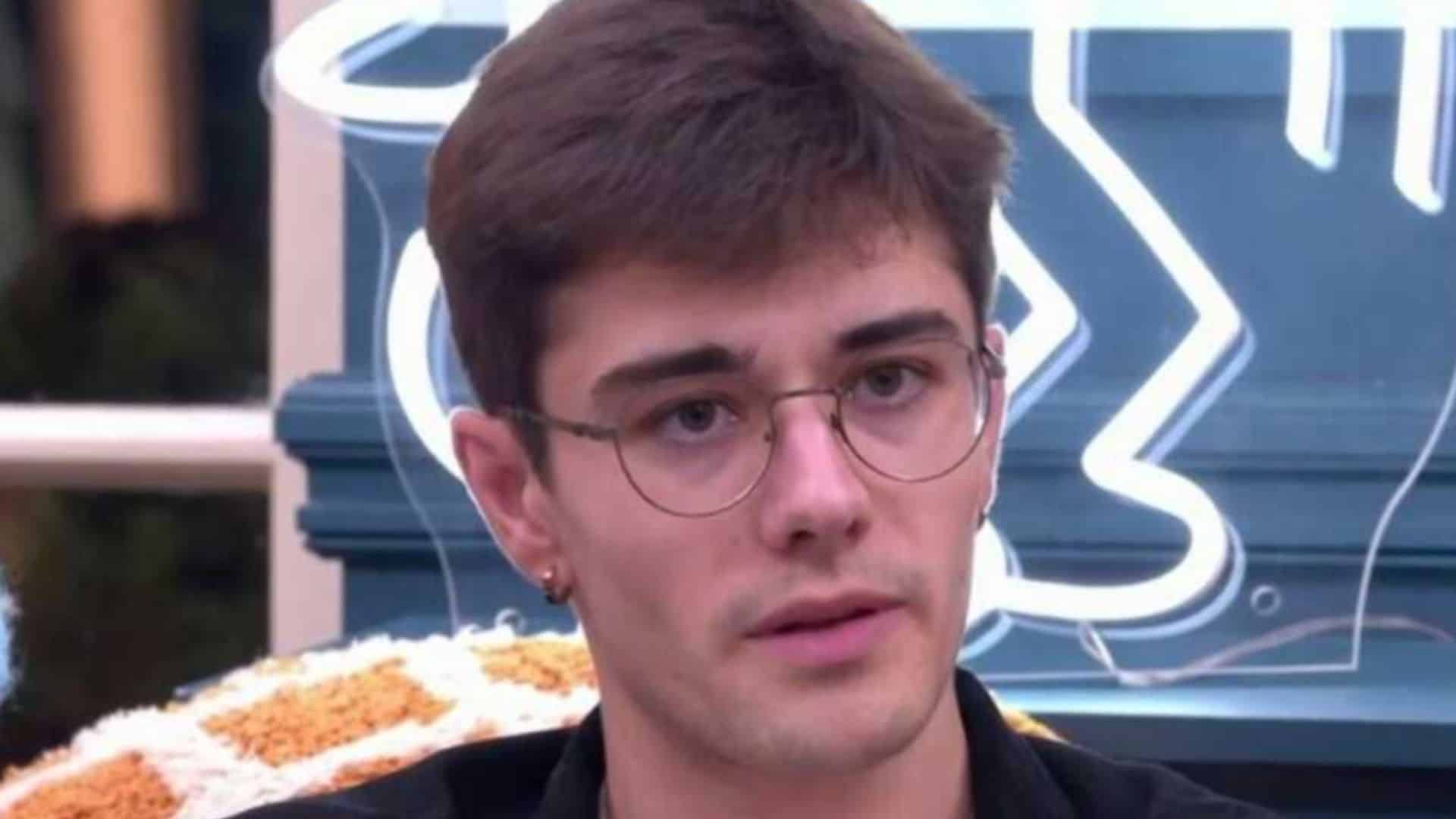 Axel (Star Academy) : embêté dans le métro, il s'en prend à ceux qui le dérangent