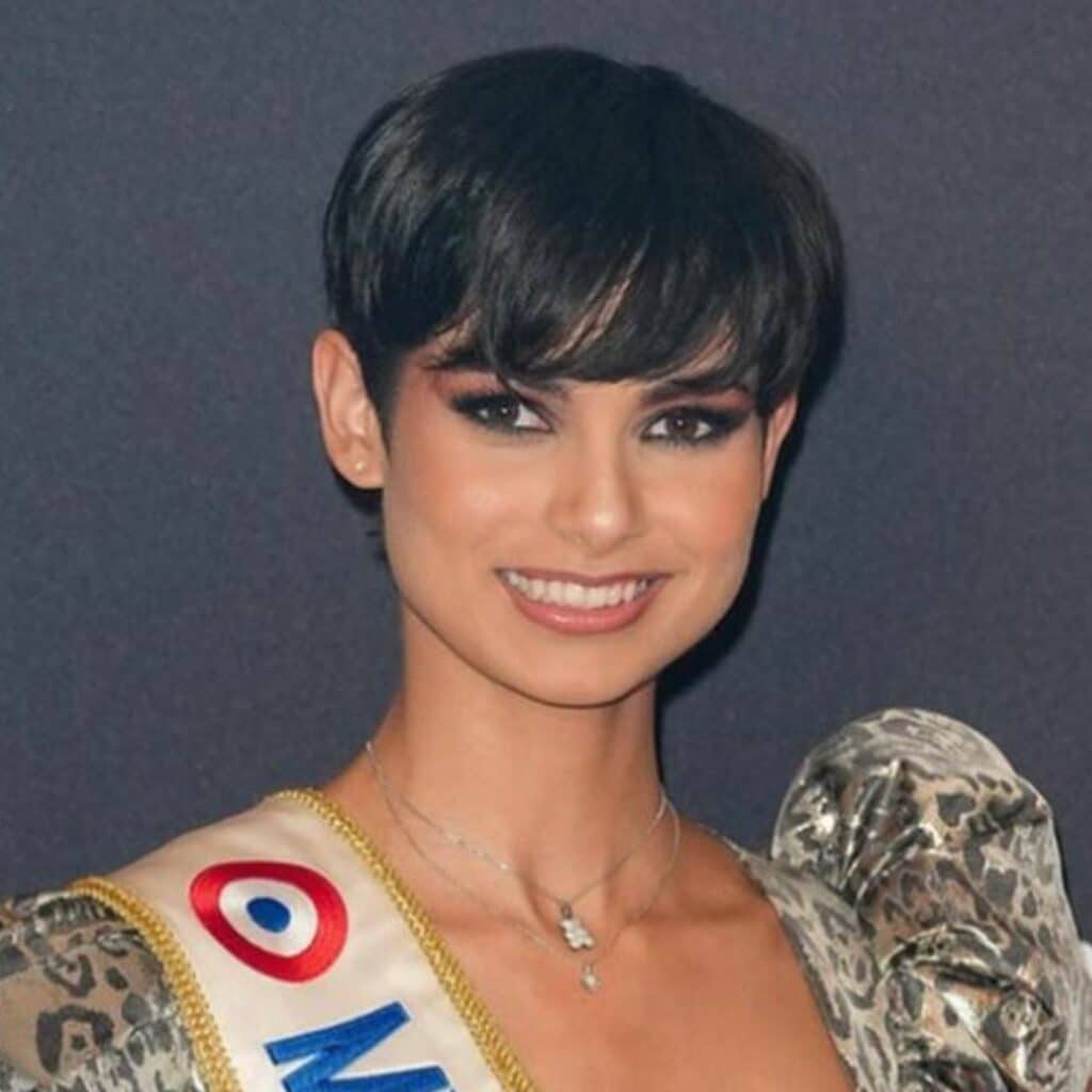 Ève Gilles (Miss France 2024) : elle explique ce qu'elle compte acheter avec son premier salaire de Miss
