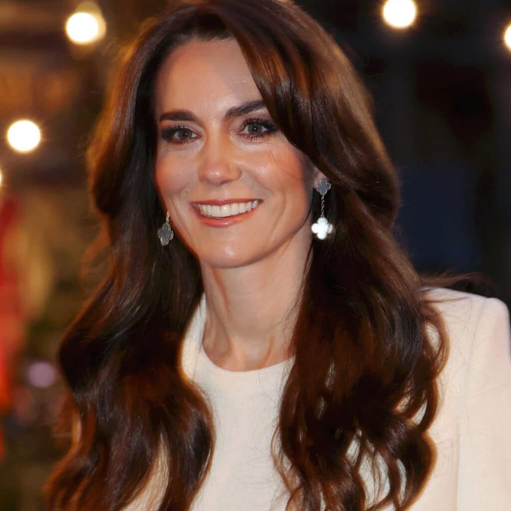 Kate Middleton : son oncle s'exprime sur sa première rencontre avec William et interpelle les internautes