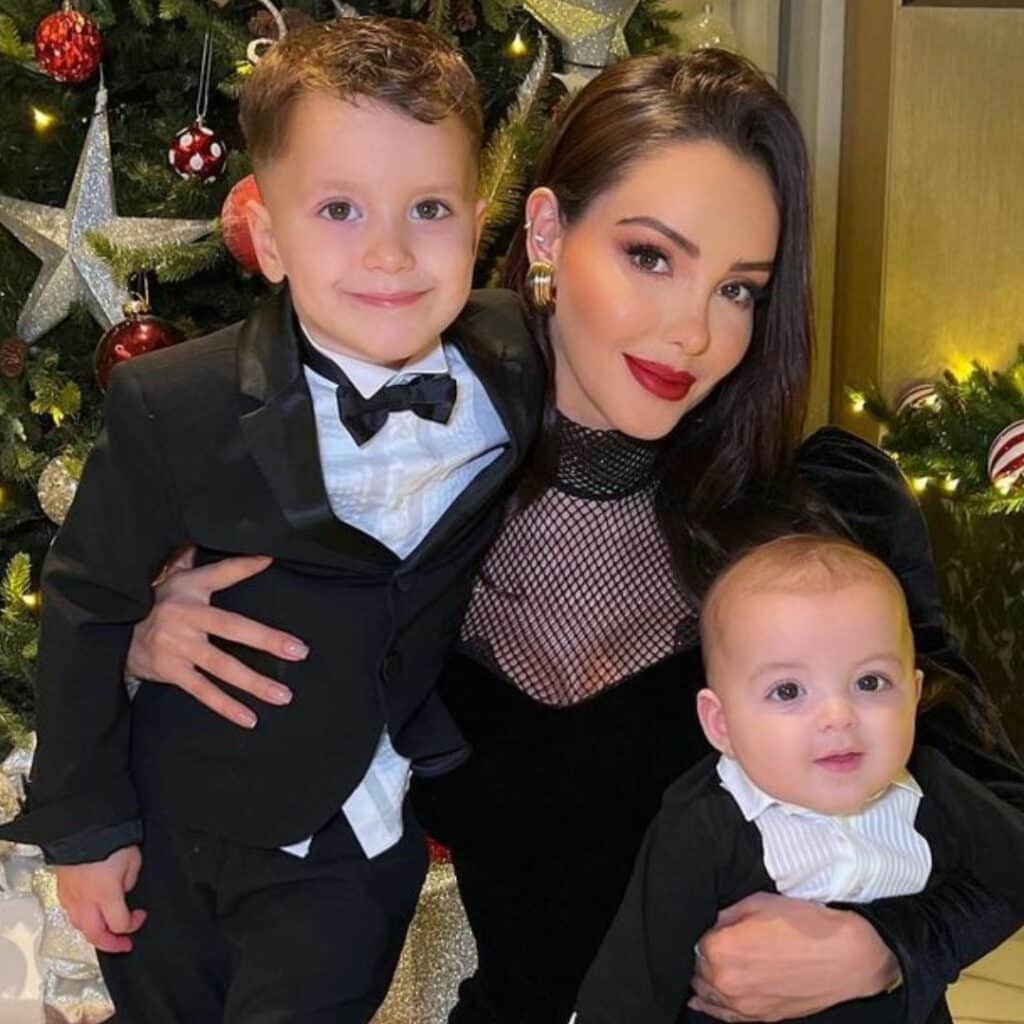 Nabilla : elle n'échangerait sa vie pour rien au monde et met en garde les futures mamans