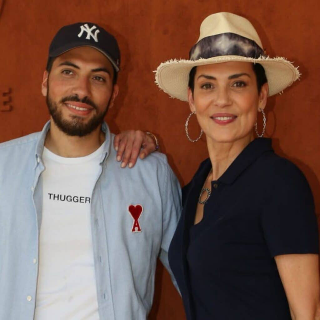 "Au début c'était compliqué" : le fils de Cristina Cordula évoque le couple de sa mère