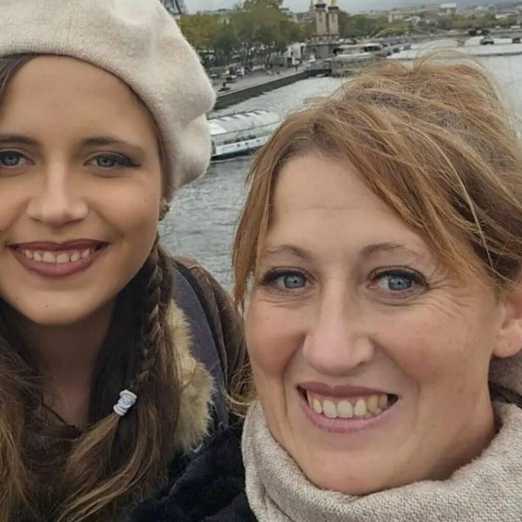 Camille, la fille de Cindy Van der Auwera (Familles nombreuses) se confie sur l’hospitalisation de sa mère