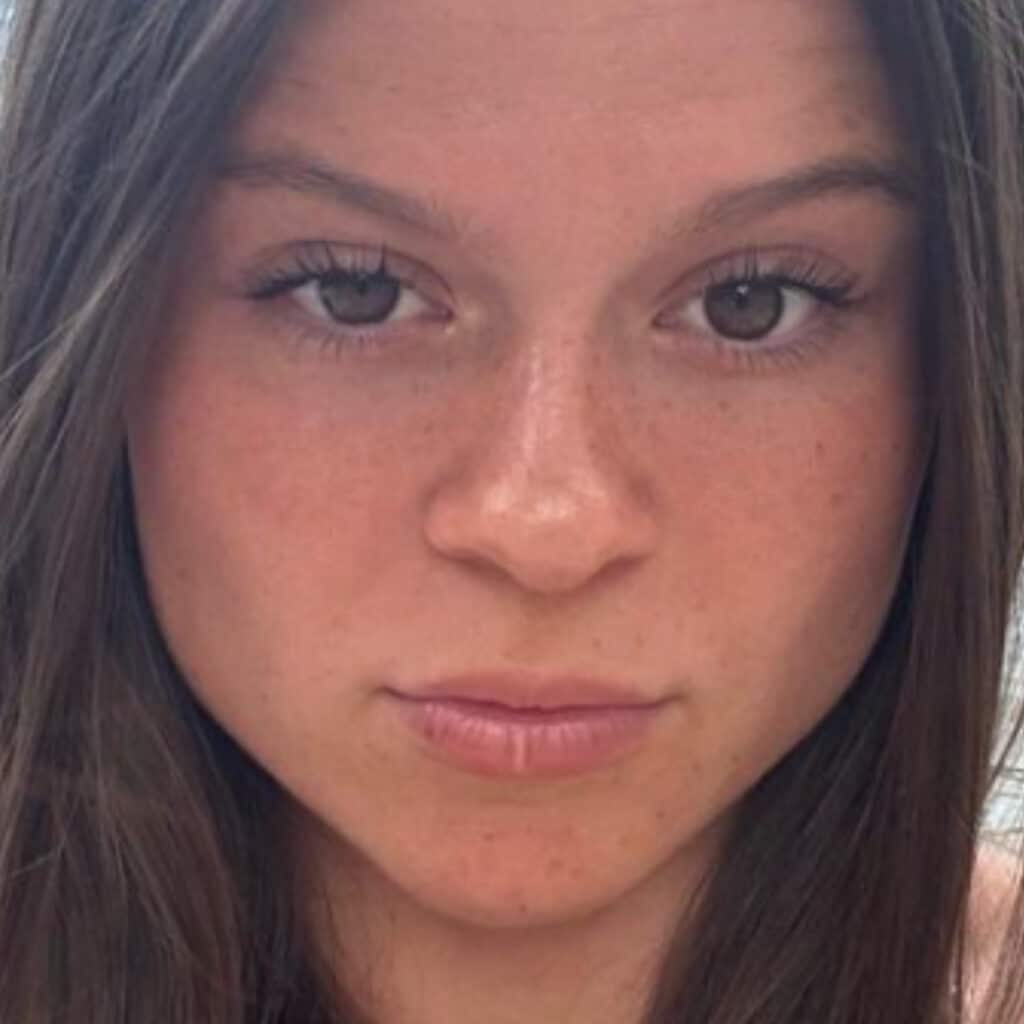 Anaïs Robin : la jeune star de TikTok décède à l'âge de 21 ans