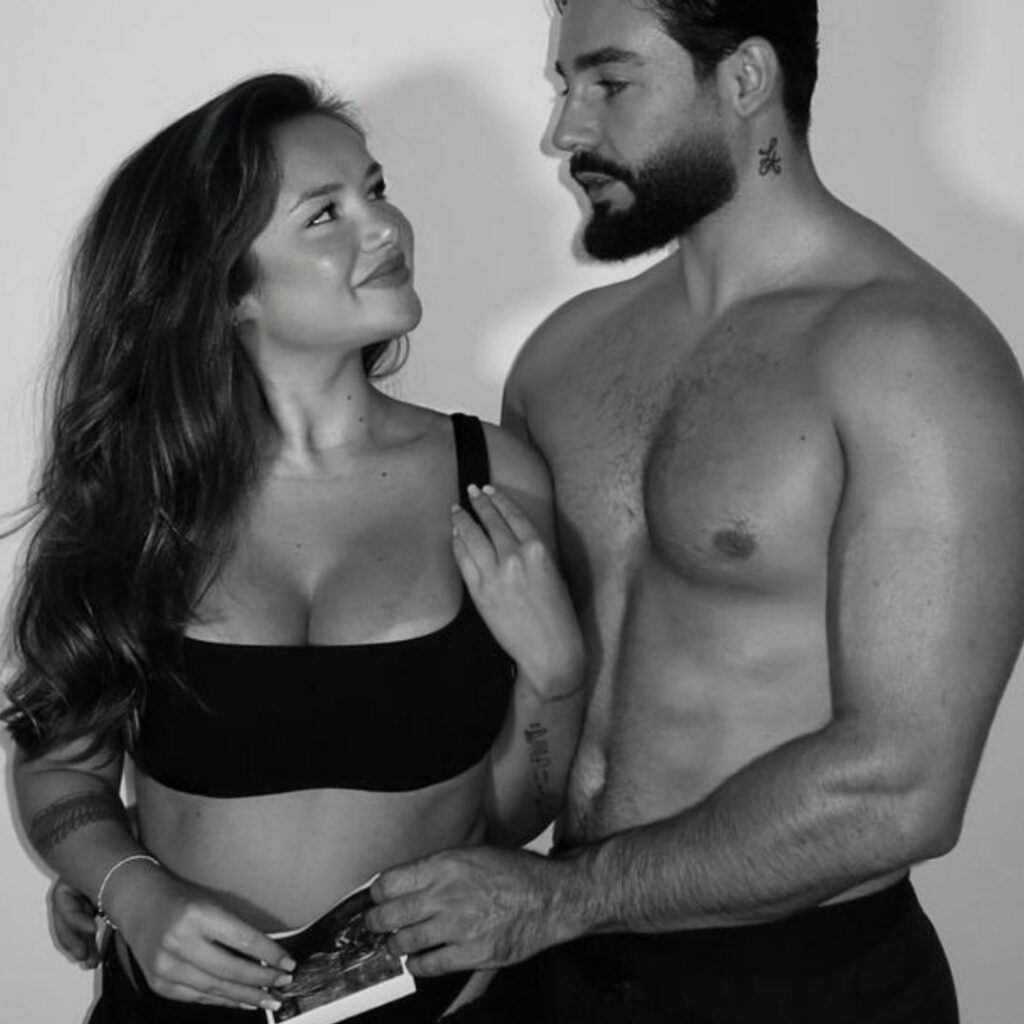 Victoria Mehault : enceinte, elle montre la vidéo de son annonce à son chéri