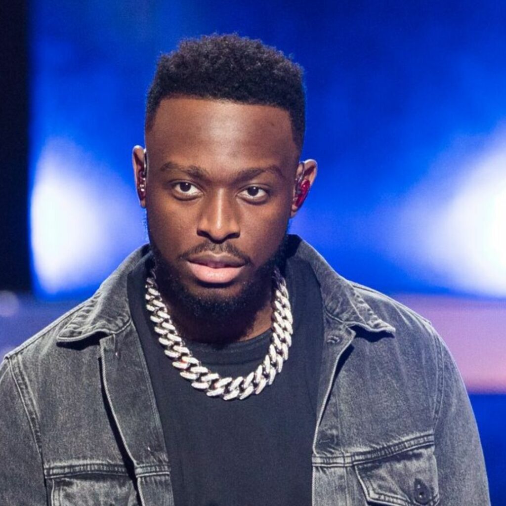 Dadju : le chanteur s’offre un tout nouveau look