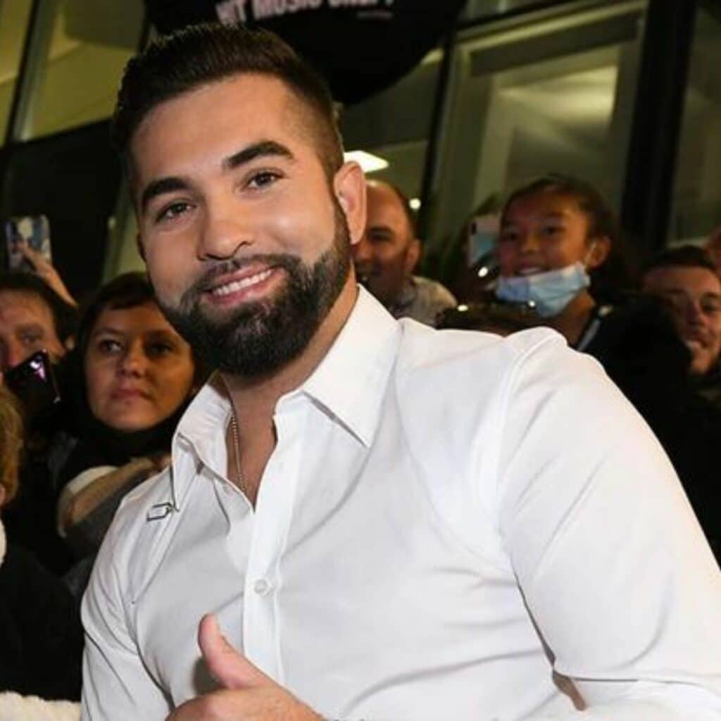 Kendji Girac : il affirme avoir acheté l'arme sur une brocante, sa parole remise en cause
