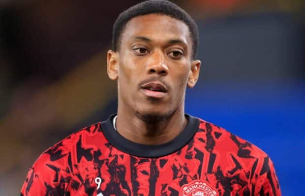 Anthony Martial : en couple et déjà infidèle à sa chérie ? Un cliché dévoilé semble le prouver ! Anthony Martial : en couple et déjà infidèle à sa chérie ? Il est aperçu très proche d'une autre jeune femme