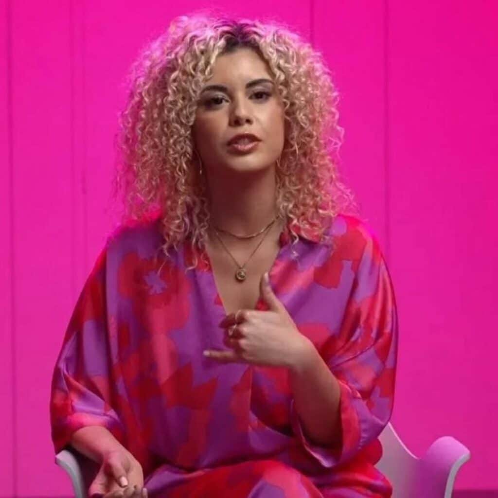 Zoé (Secret Story) : elle fond en larmes après une annonce de La Voix