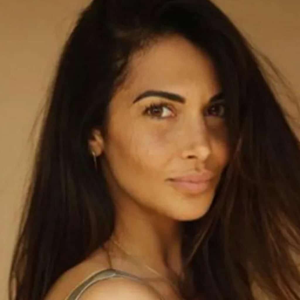 Pauline (MAPR) : elle pose en petite tenue et se fait critiquer par les internautes