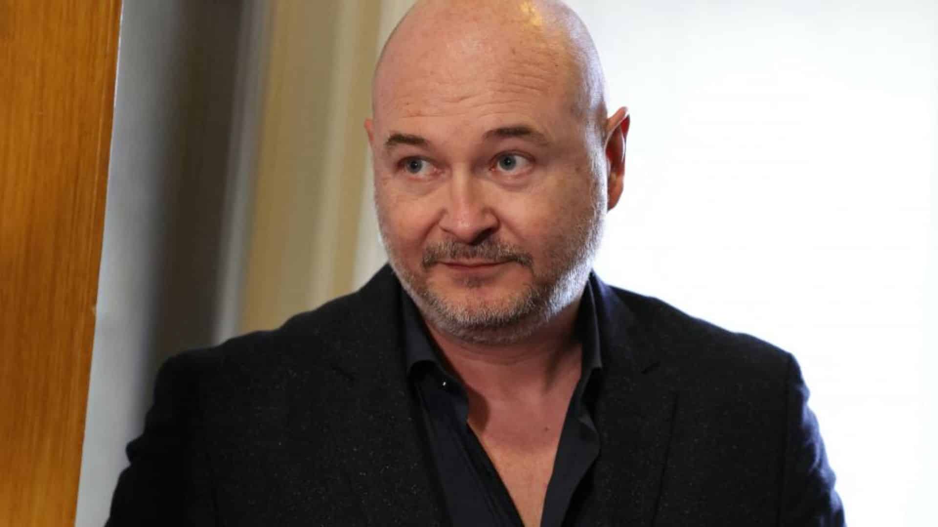 Sébastien Cauet : placé en examen, qui est sa compagne et qu'aurait-elle dit aux autorités ?