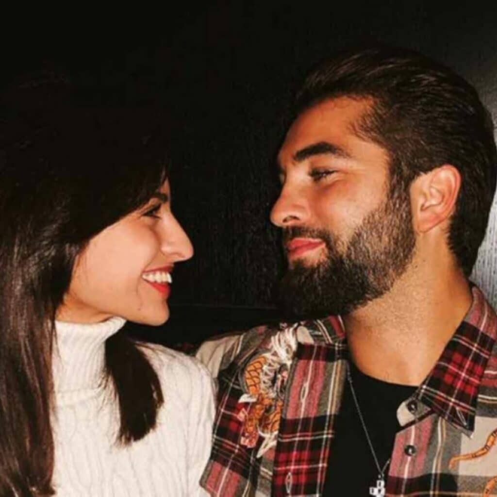 Affaire Kendji Girac : le discours de Soraya dicté par son avocat ? La Toile est perplexe