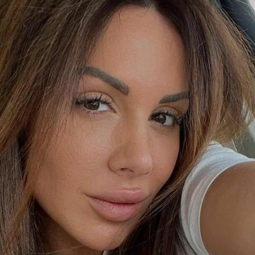 Laura Lempika : elle s'exprime sur la chirurgie esthétique qu'elle regrette