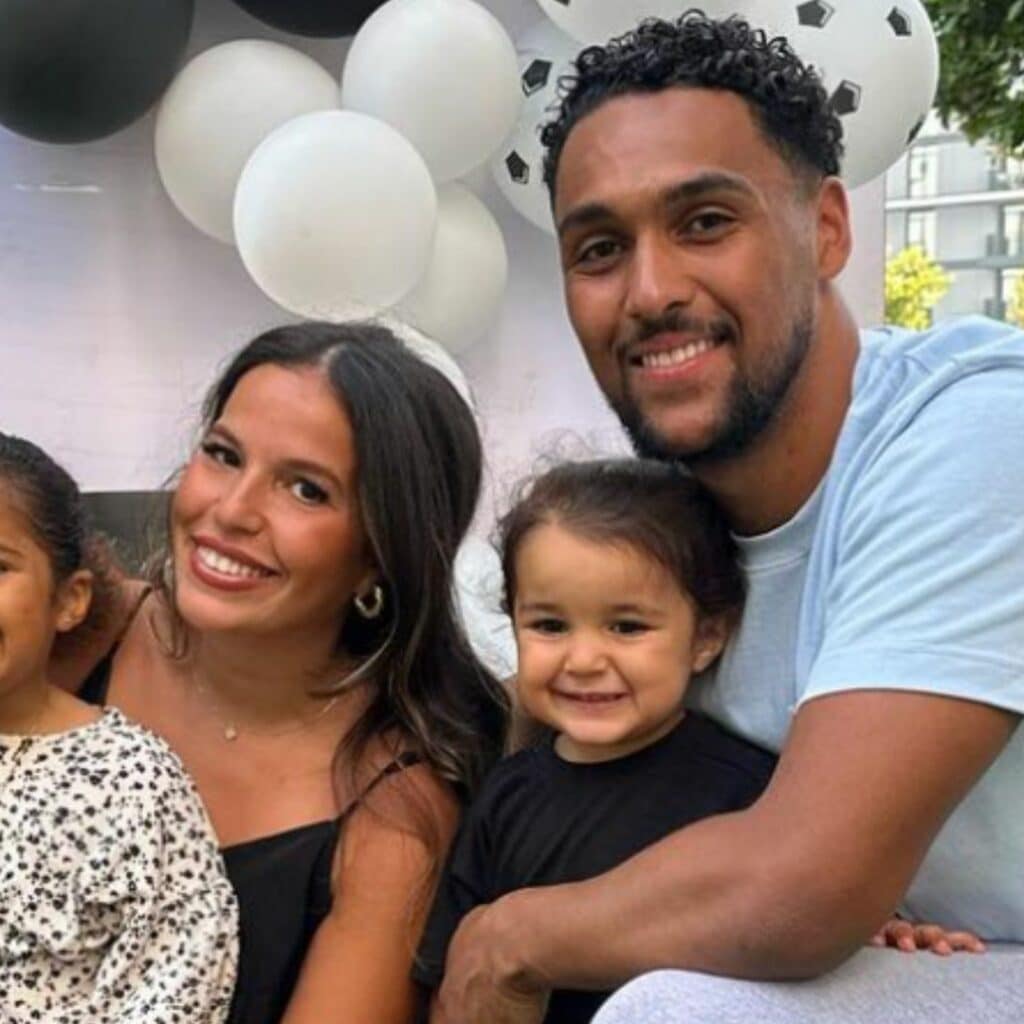 Poupette Kenza : au plus mal, elle serait sur le point de quitter Dubaï avec sa famille