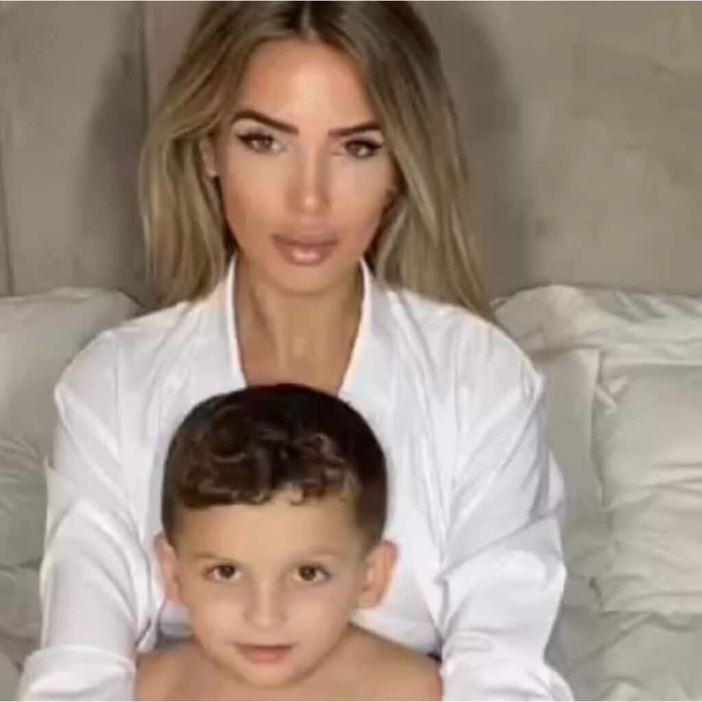 Manon Tanti : une vidéo de son fils avec des vêtements troués interpelle