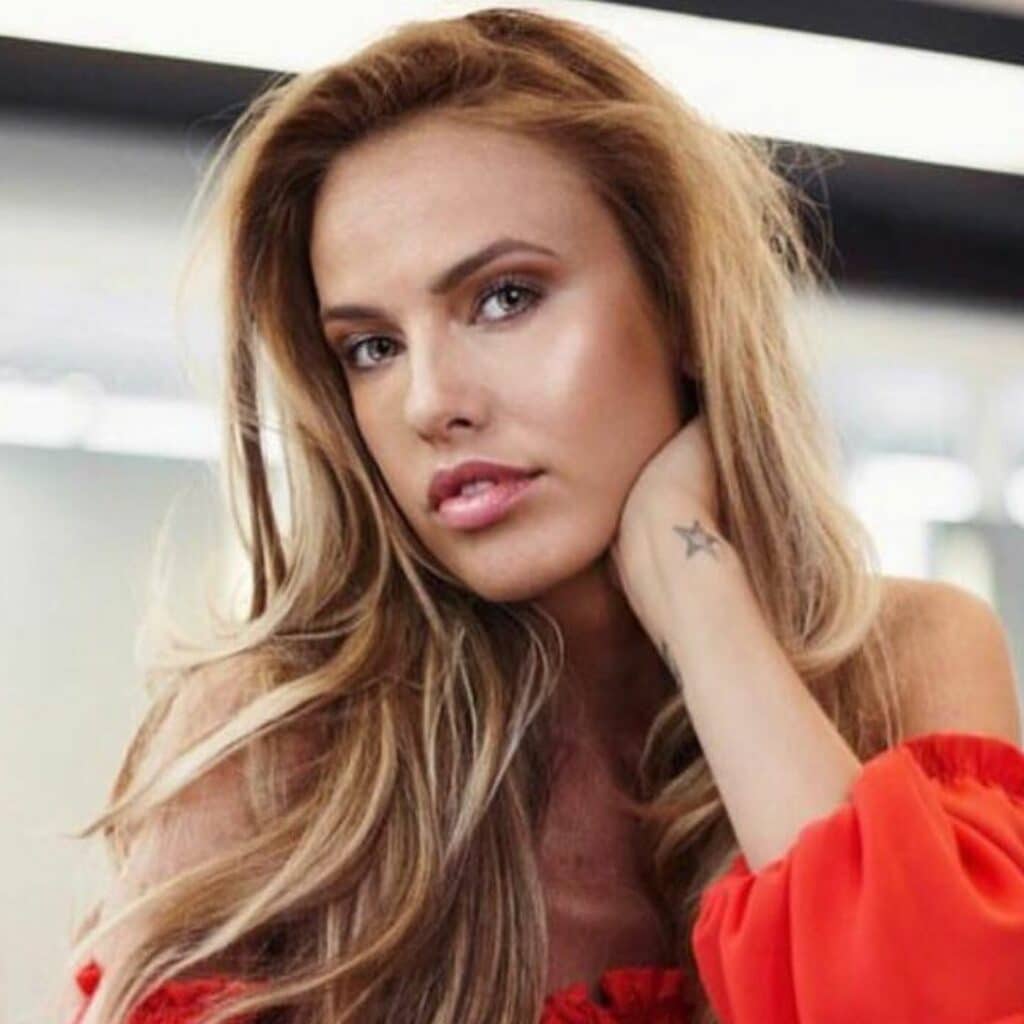 Vanessa Lawrens : une nouvelle vidéo de l'influenceuse inquiète ses abonnés