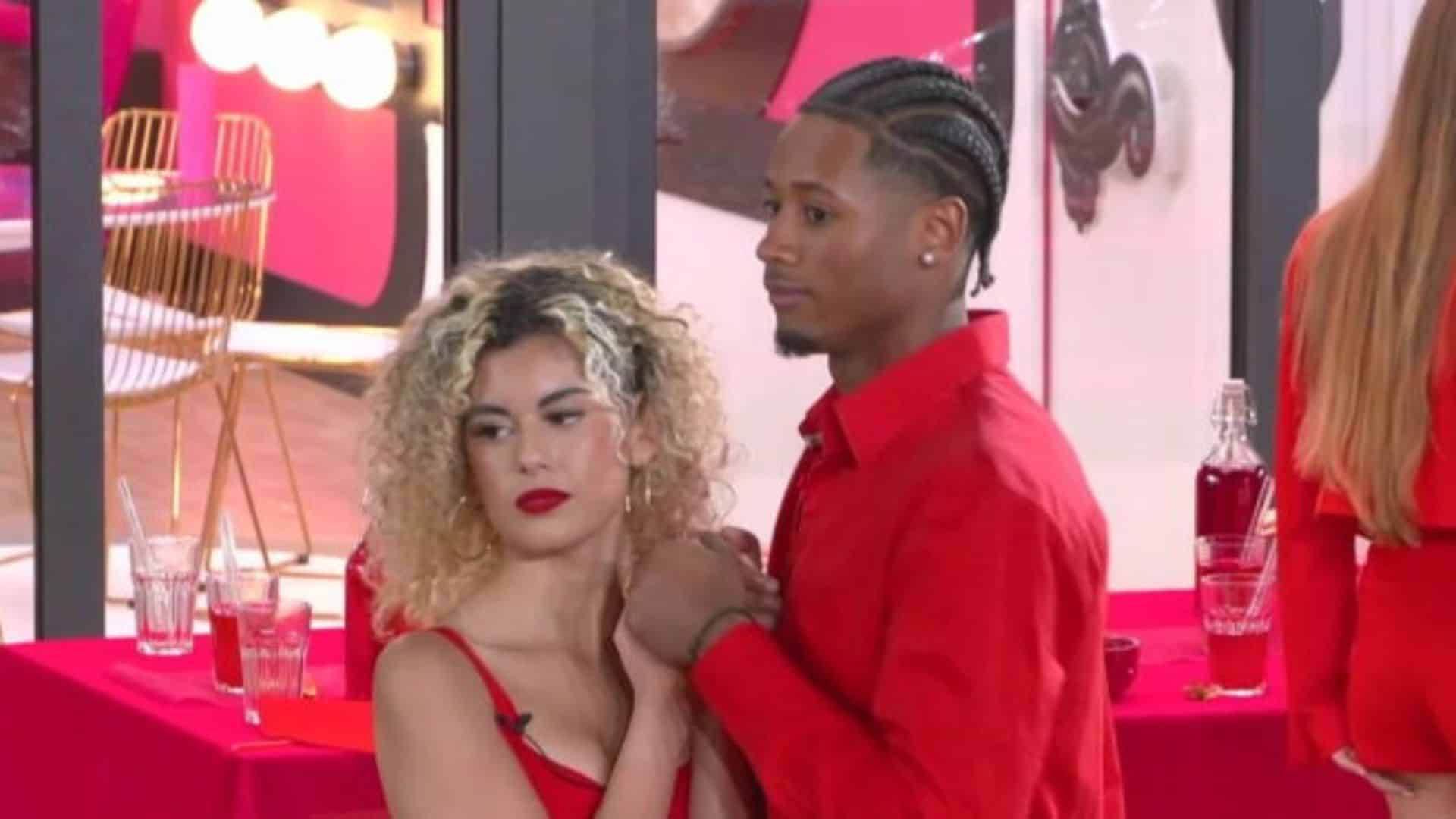 Alexis et Zoé (Secret Story) : le couple officialise enfin avec un baiser devant les caméras