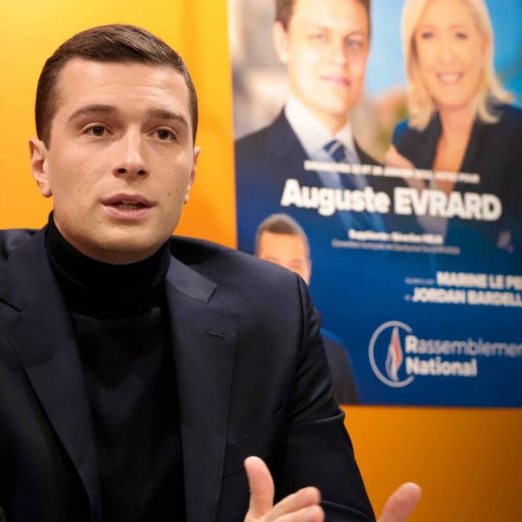 Jordan Bardella : en couple aujourd’hui après sa relation avec la petite-fille de Jean-Marie Le Pen ?