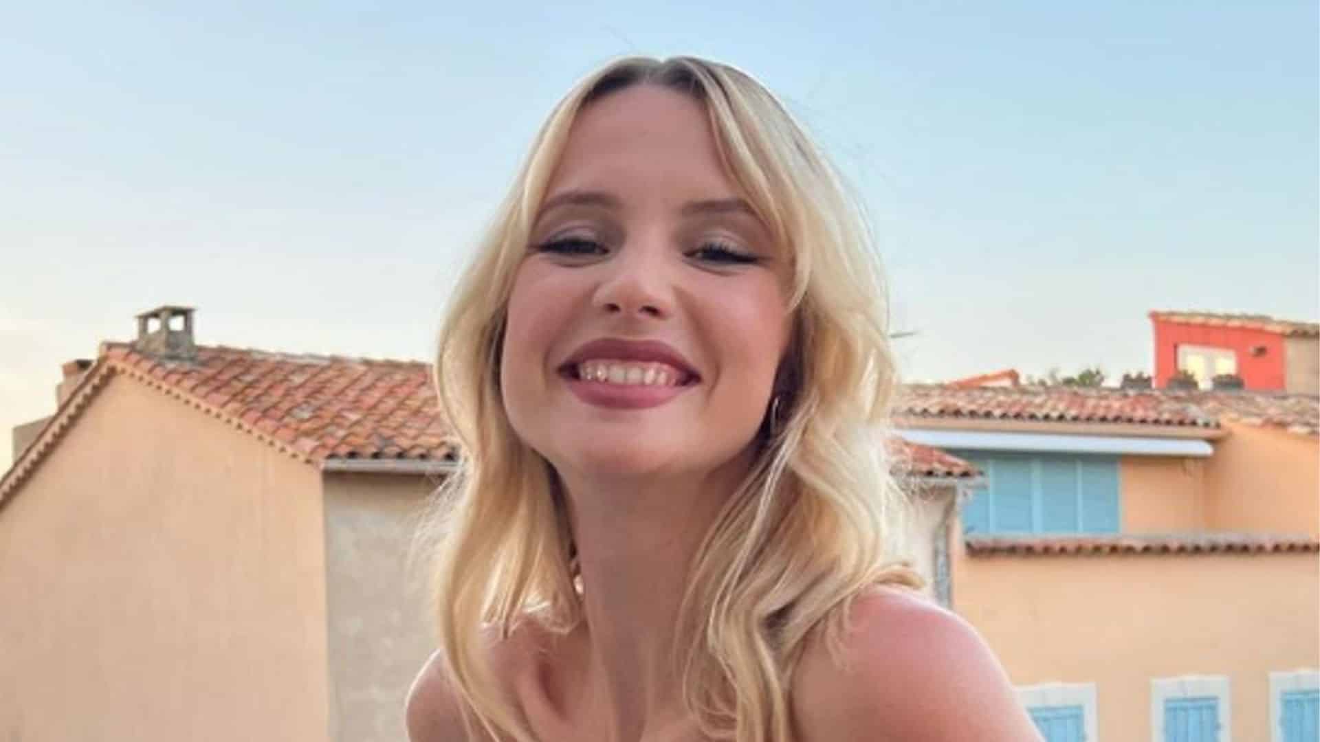 Angèle : 28 ans et en crop top sans soutien-gorge, ses fans conquis