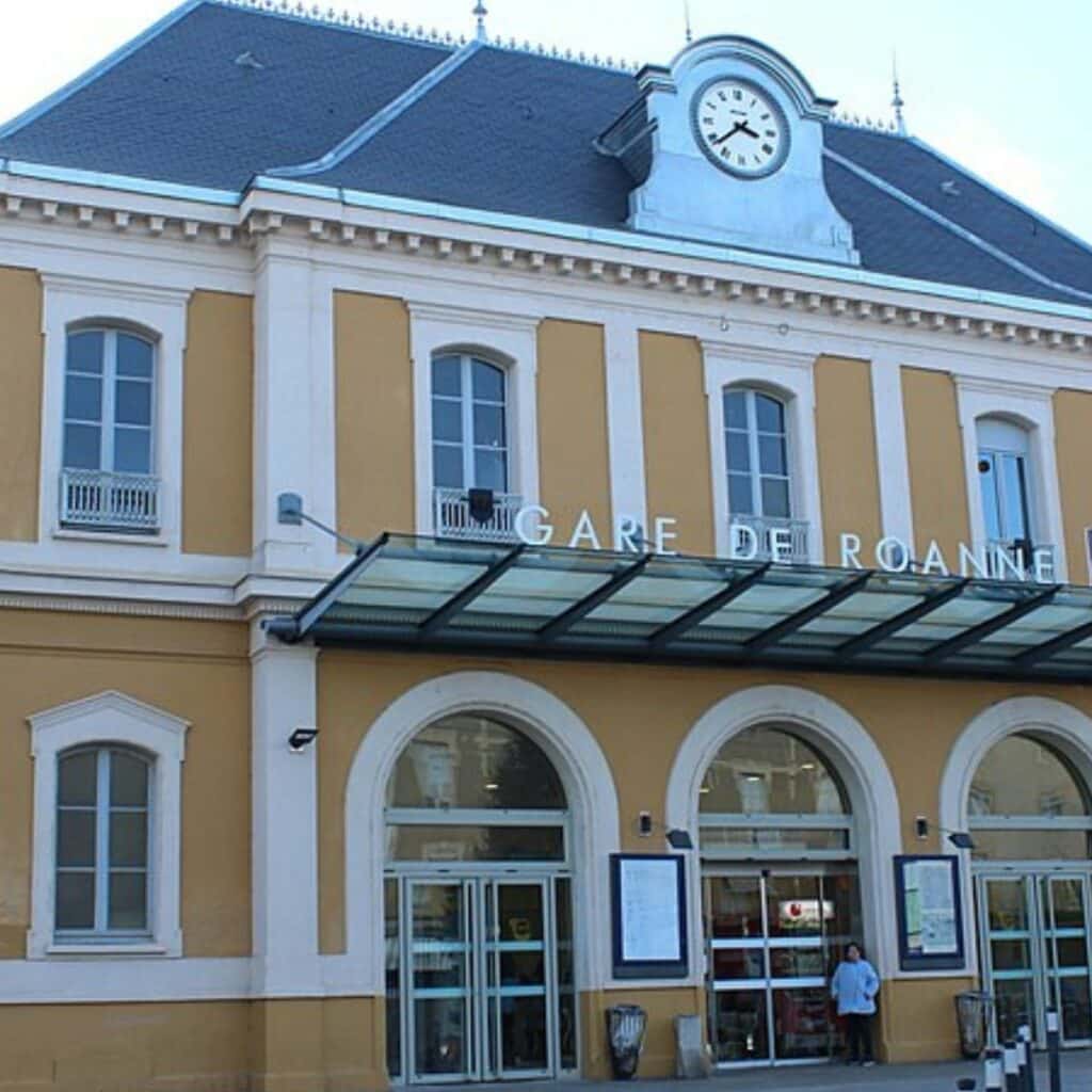 Roanne : une jeune femme de 18 ans perd la vie devant un ami