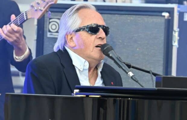 Gilbert Montagné : le chanteur tombe brusquement de la scène en plein concert, les dernières nouvelles
