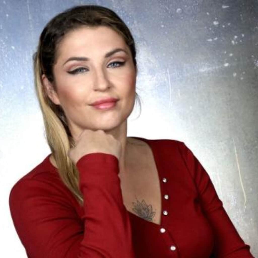 Amandine Pellissard : la maîtresse de sa fille porte plainte, on vous explique