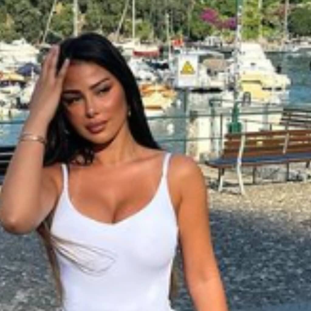 Maeva Ghennam : humiliée et rabaissée par son chéri ? Elle le quitte en pleine nuit