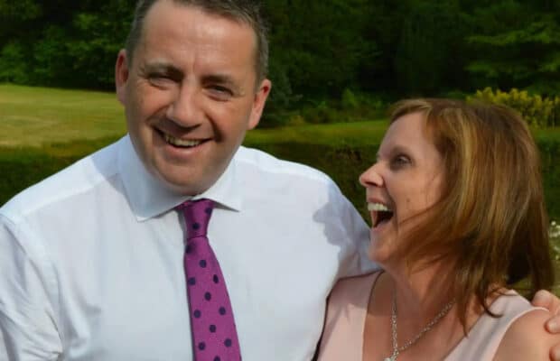 Triple homicide au Royaume-Uni : qui est le journaliste de la BBC dont la famille vient d’être assassinée ?