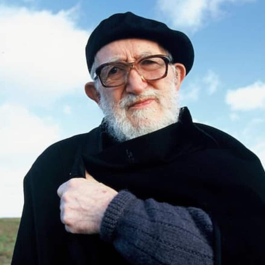 L'abbé Pierre accusé d'agressions envers 7 femmes : elles prennent la parole
