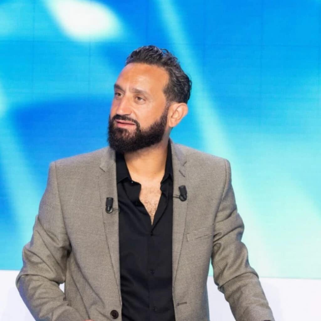 Cyril Hanouna reste en France : l’animateur serait "convoqué devant le tribunal correctionnel"