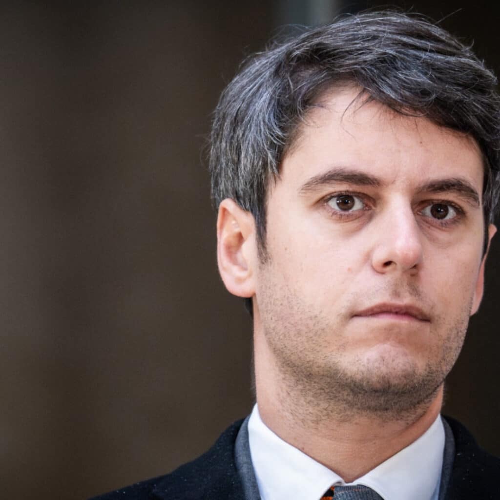 Gabriel Attal : l’histoire de son frère adoptif fait beaucoup parler sur la Toile