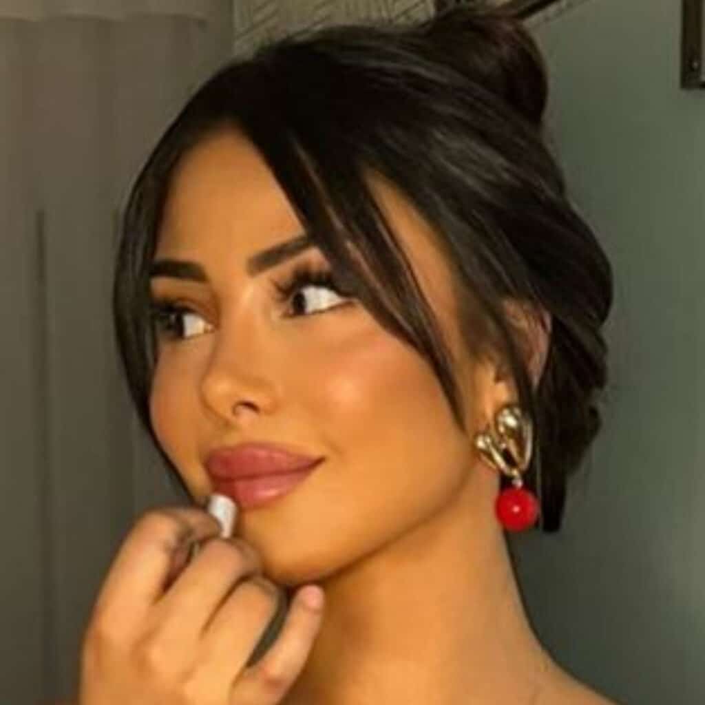 Maeva Ghennam : en couple et prête à montrer le visage de son chéri ? Elle répond