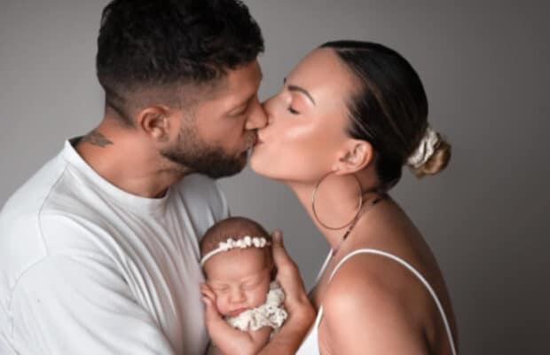 Giuseppa et Paga se rendent aux urgences avec leur bébé Adrianna. Alors qu'elle est hospitalisée, ils donnent des nouvelles.