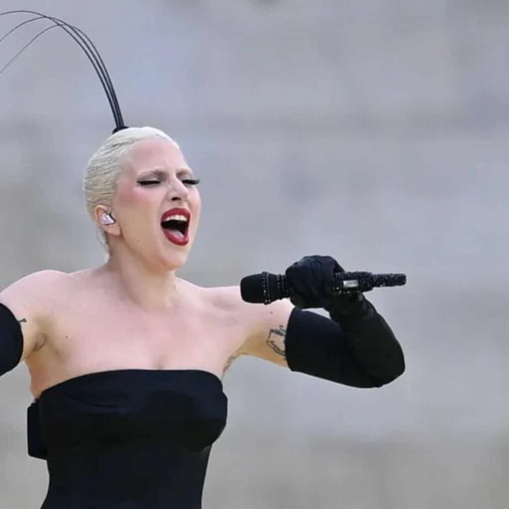 Lady Gaga aux JO : un incident est survenu durant sa performance et personne n’a rien vu