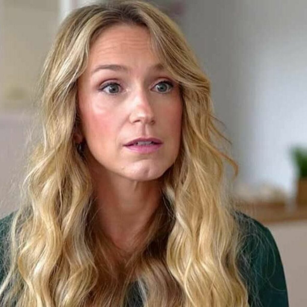Clémence (Mariés au premier regard) : plaquée par Romain, elle fait une annonce