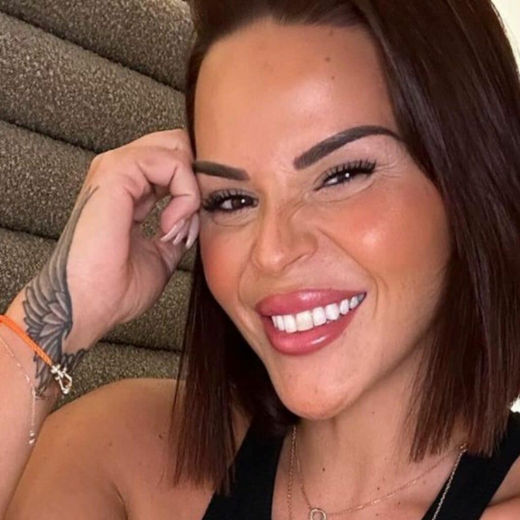 Sarah Fraisou : en couple, elle officialise sa nouvelle relation