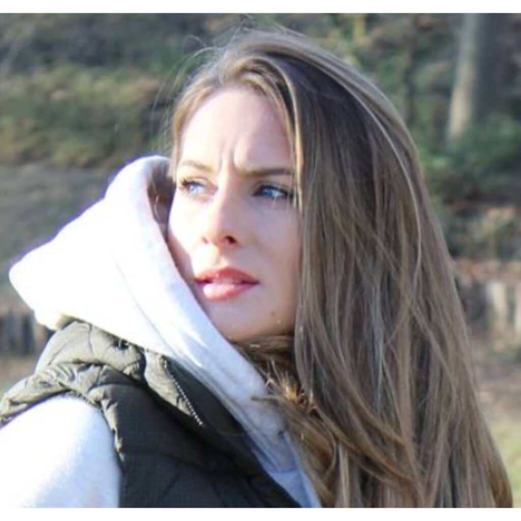 Camille Santoro: Elle est fière de pouvoir rendre hommage à son père disparu en rachetant la maison familiale